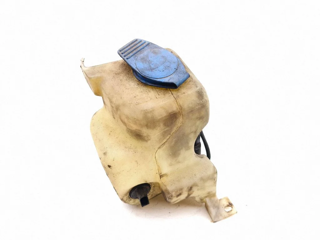 Windshield washer fluid reservoir/tank – Volkswagen Bora (1998-2005)