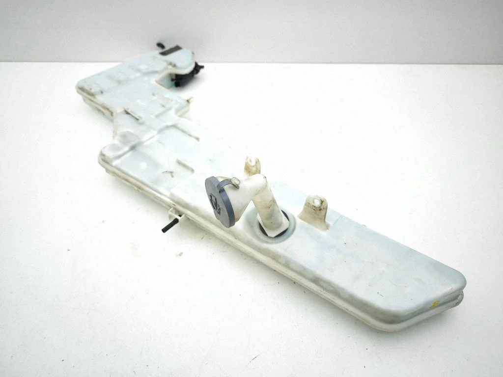 Windshield washer fluid reservoir/tank 289104KJ0B