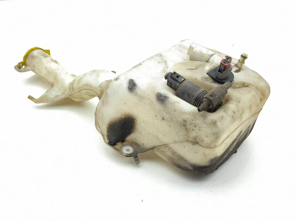 Windshield washer fluid reservoir/tank