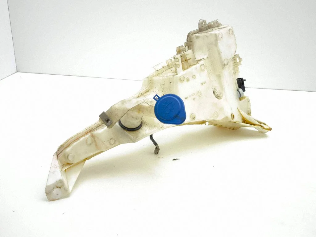 Windshield washer fluid reservoir/tank LV4B17B613