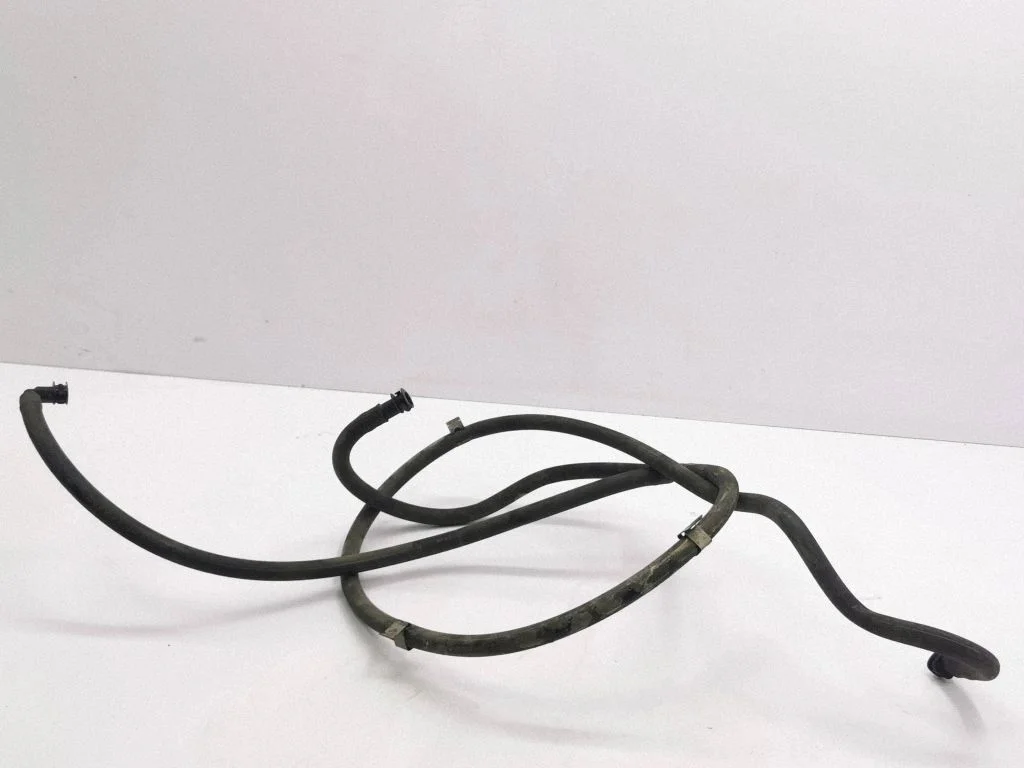 Headlight washer hose/pipe