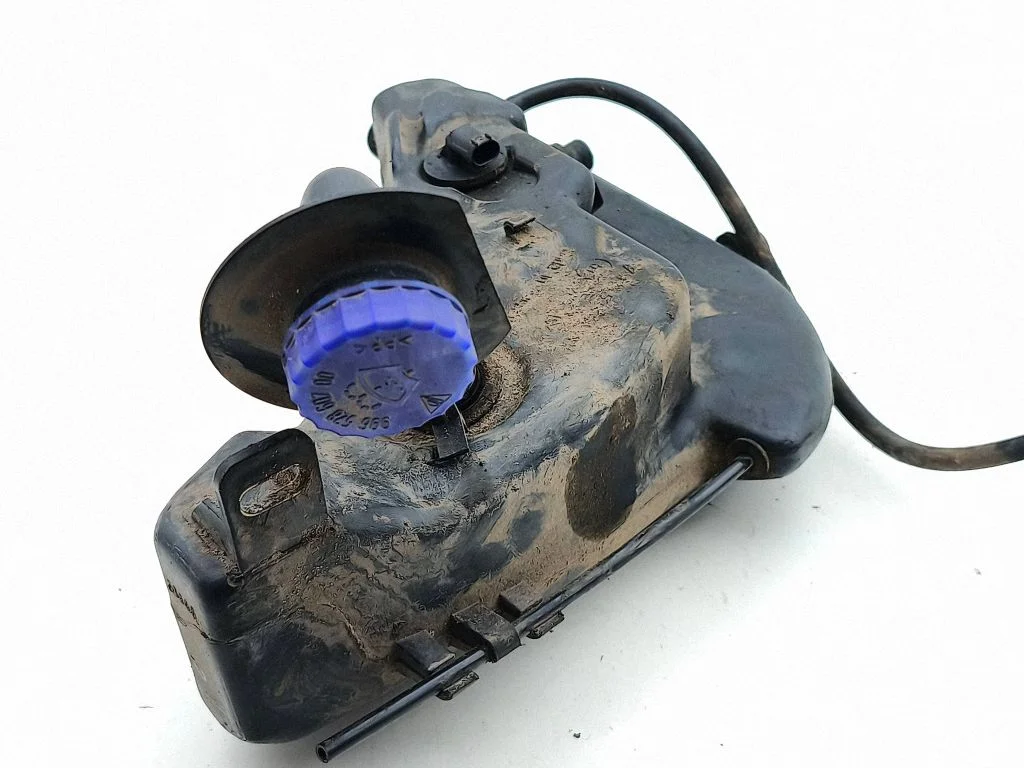 Windshield washer fluid reservoir/tank 99652857501
