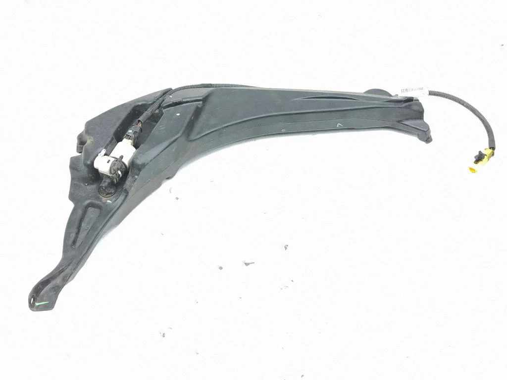 Klaasipesuvedeliku paak – Peugeot 308 (2013-2021)