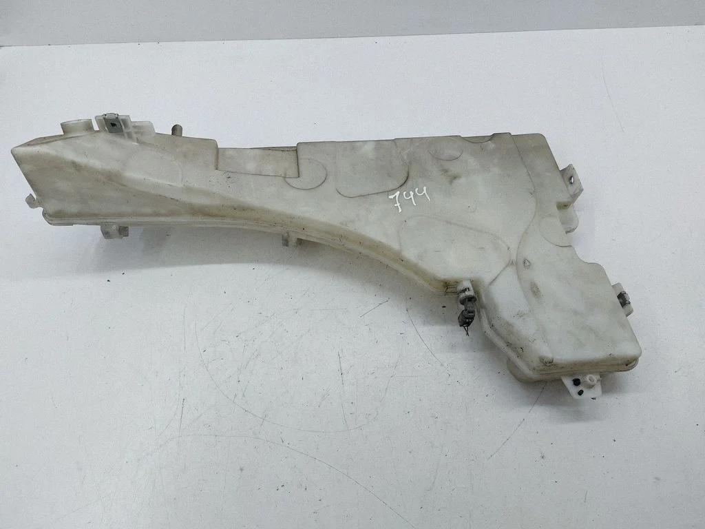 Windshield washer fluid reservoir/tank 10833217