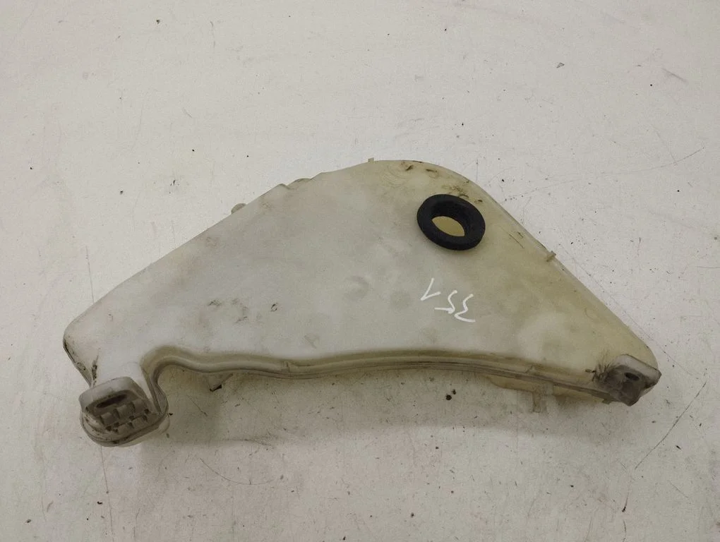 Windshield washer fluid reservoir/tank 4G8955451E