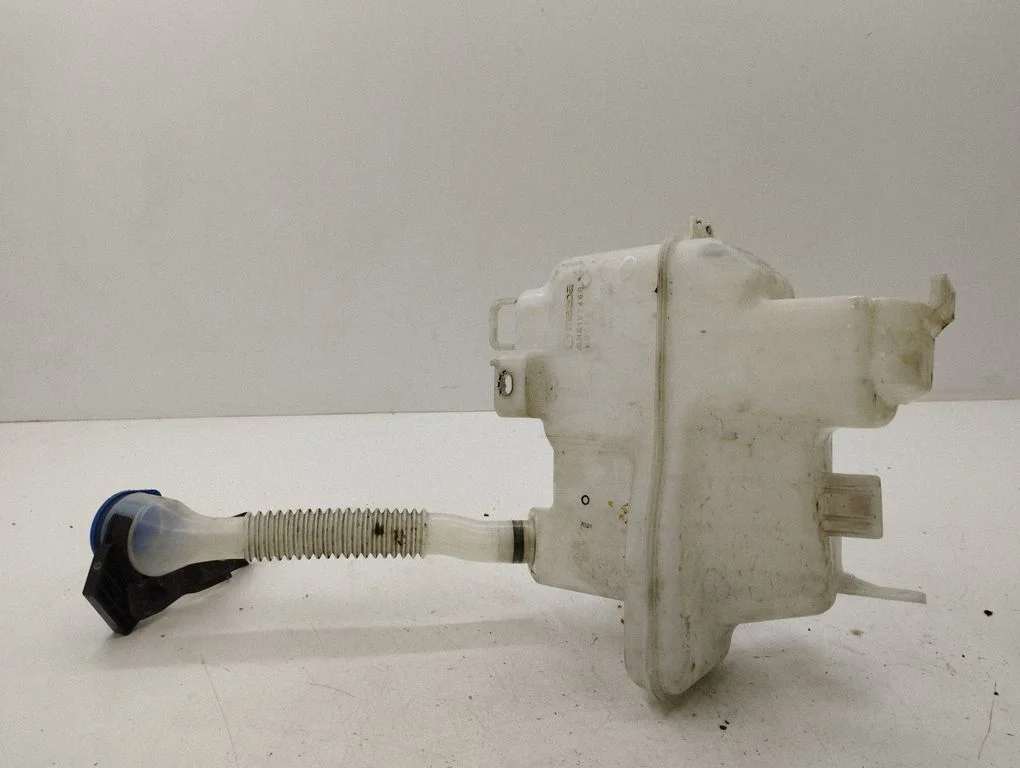 Windshield washer fluid reservoir/tank GHR167480