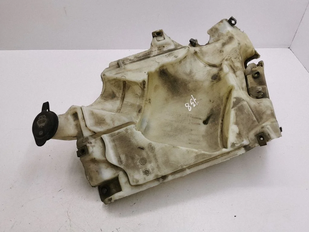 Windshield washer fluid reservoir/tank 15823934