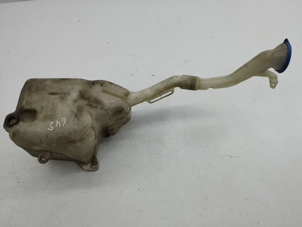Windshield washer fluid reservoir/tank