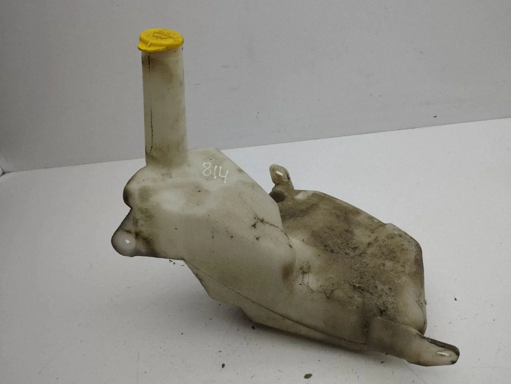 Windshield washer fluid reservoir/tank