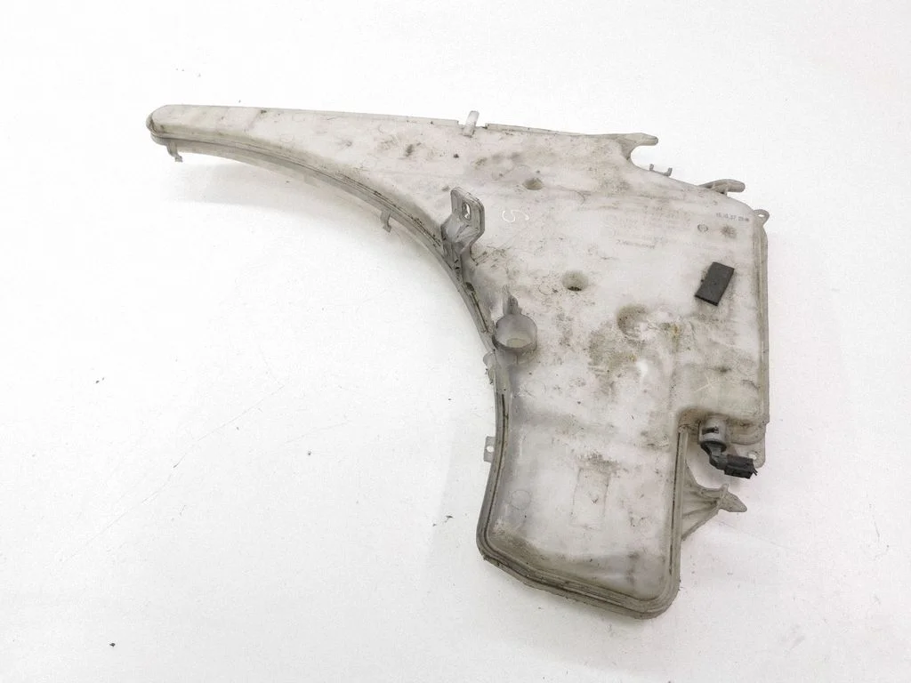 Windshield washer fluid reservoir/tank – BMW 1 Series E82 E88 (2007-2014)