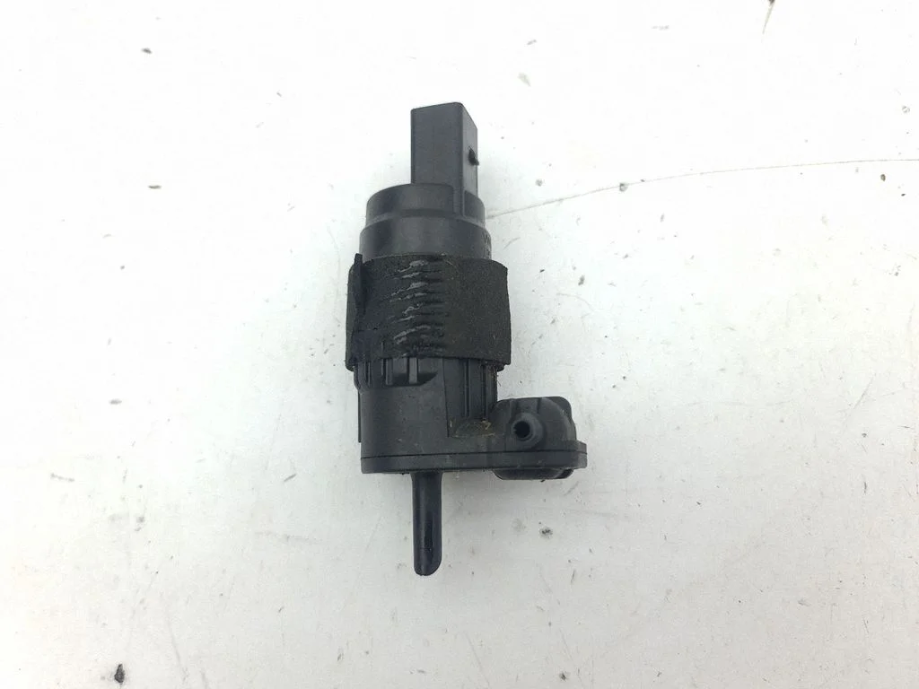 Windscreen/windshield washer pump 8K9955647