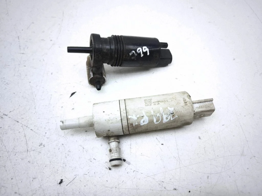 Windscreen/windshield washer pump 091348011109