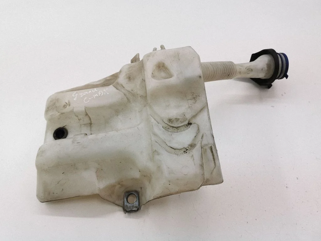Windshield washer fluid reservoir/tank AV6117B613A