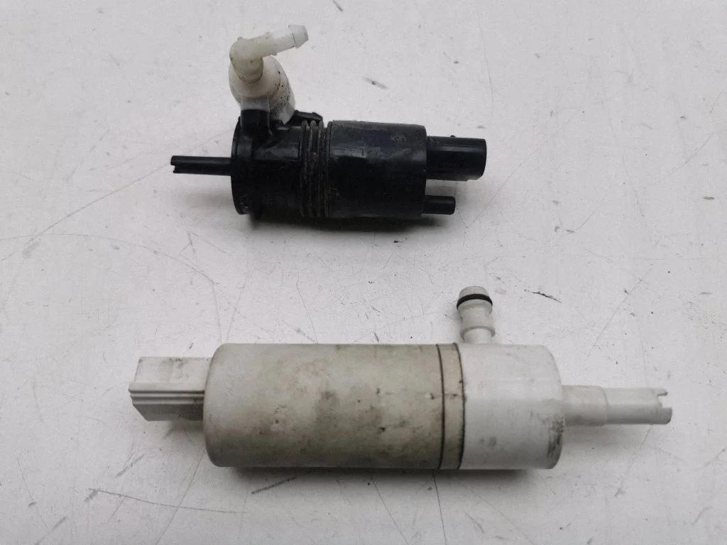 Windscreen/windshield washer pump A16486903