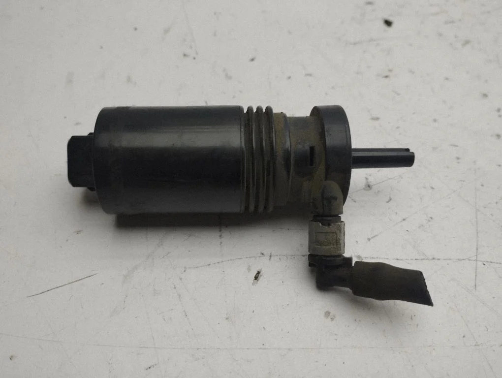 Windscreen/windshield washer pump 1020369