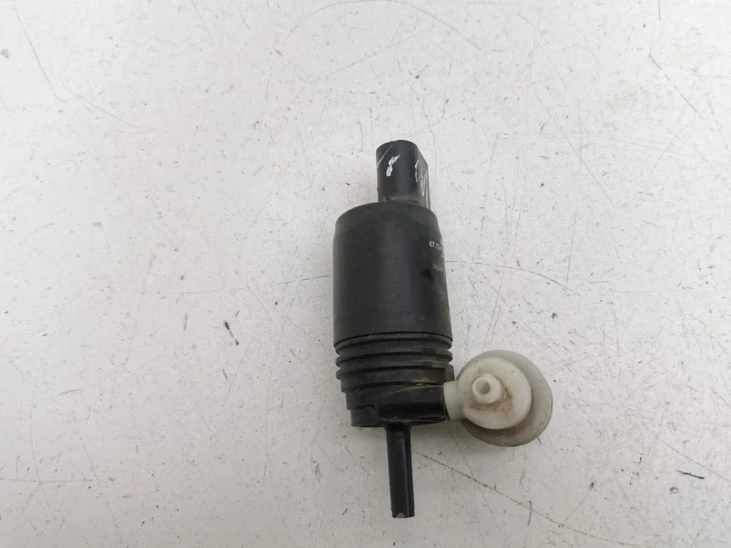 Klaasipesuvedeliku pump (klaaside) – Mini Cooper Countryman R60 (2011-2016)