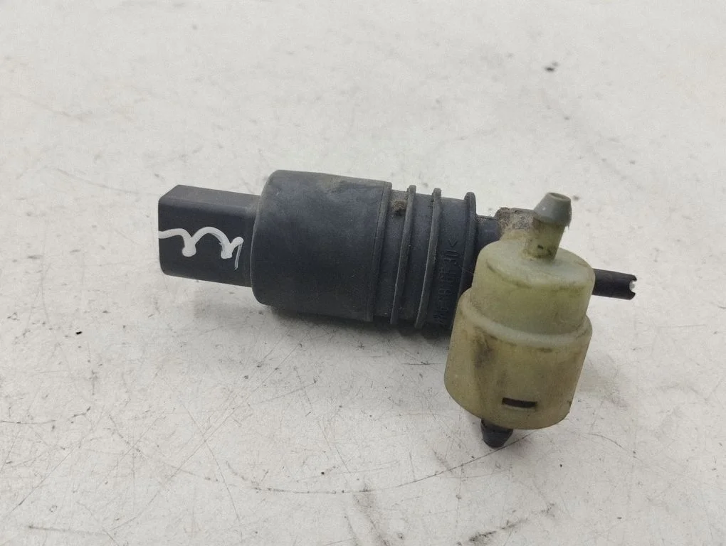 Windscreen/windshield washer pump