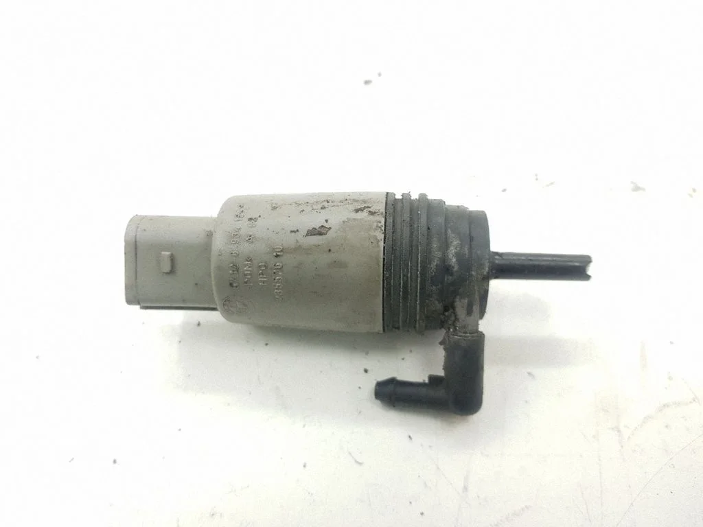 Windscreen/windshield washer pump – BMW 7 Series E65 E66 (2001-2008)