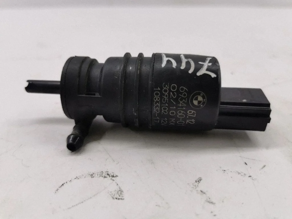 Windscreen/windshield washer pump – BMW X5 E70 (2006-2013)