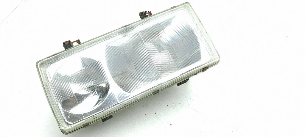 Esituli – Rolls-Royce Silver Spur (1980-1998), parem