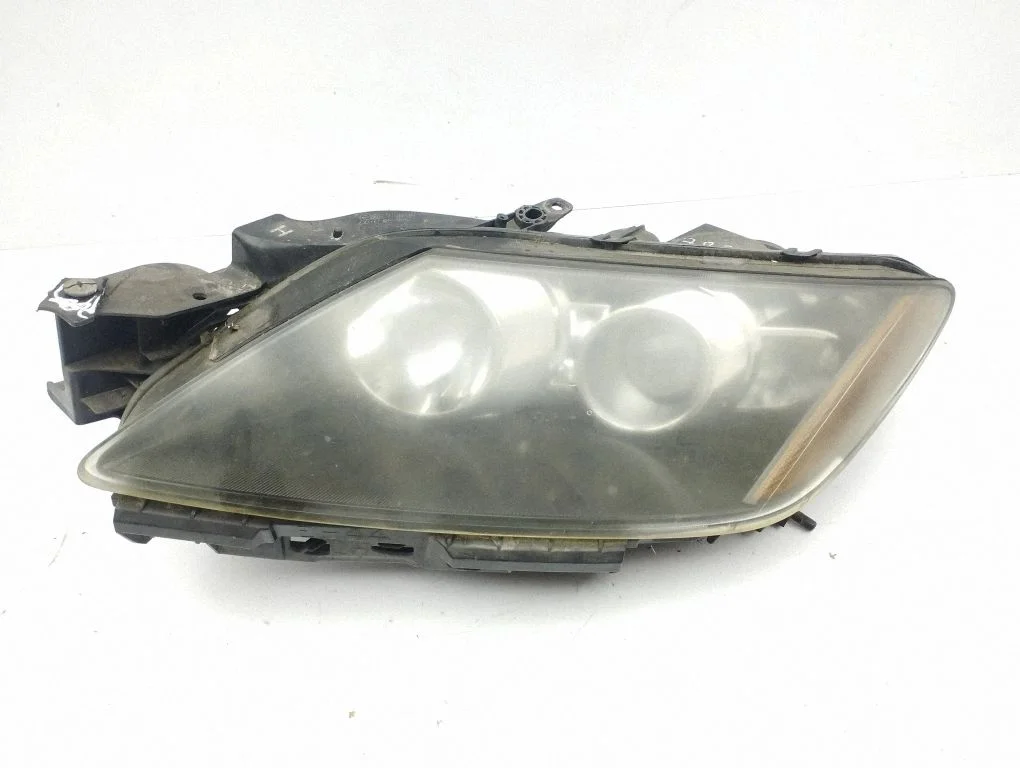 Headlight/headlamp – left