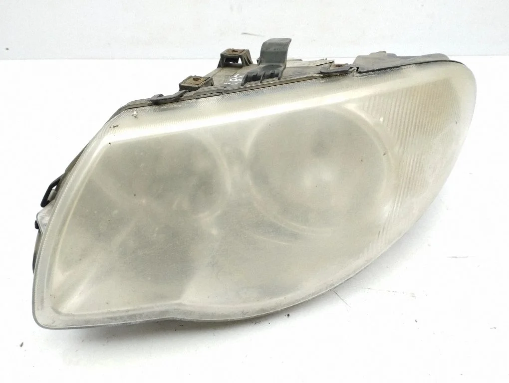 Headlight/headlamp 04857831AB