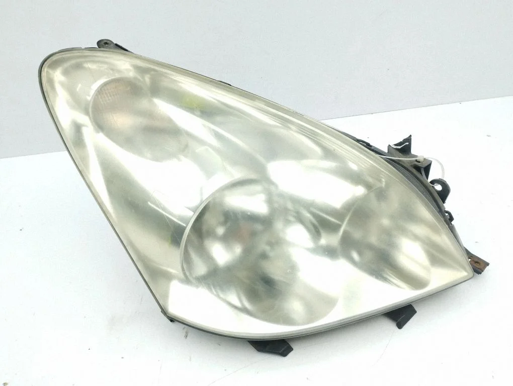 Headlight/headlamp – right