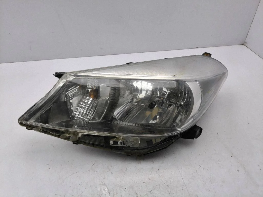 Headlight/headlamp – left
