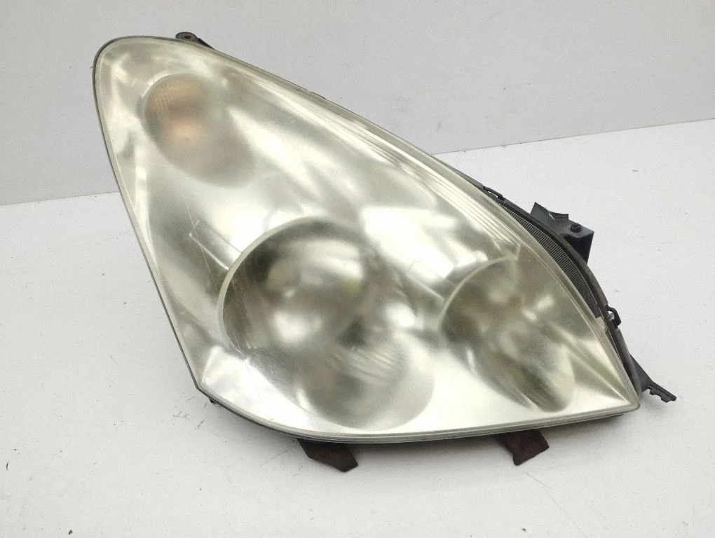Headlight/headlamp – right