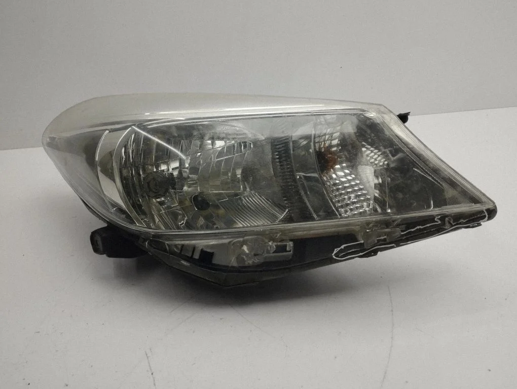 Headlight/headlamp – right