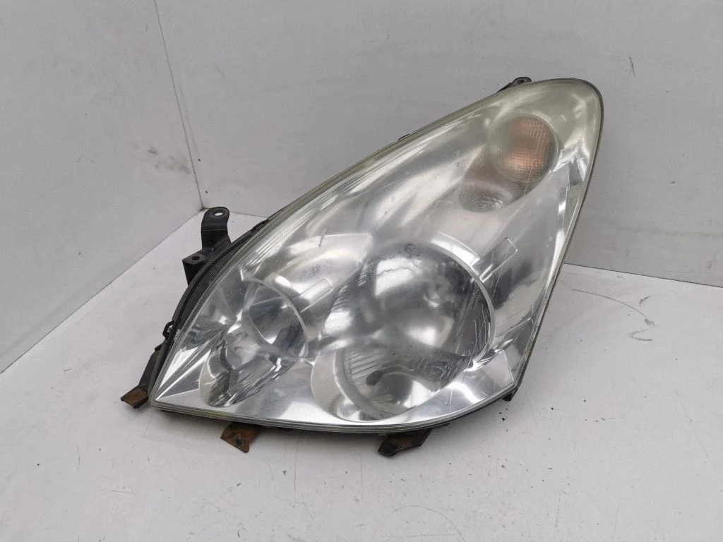 Headlight/headlamp – left