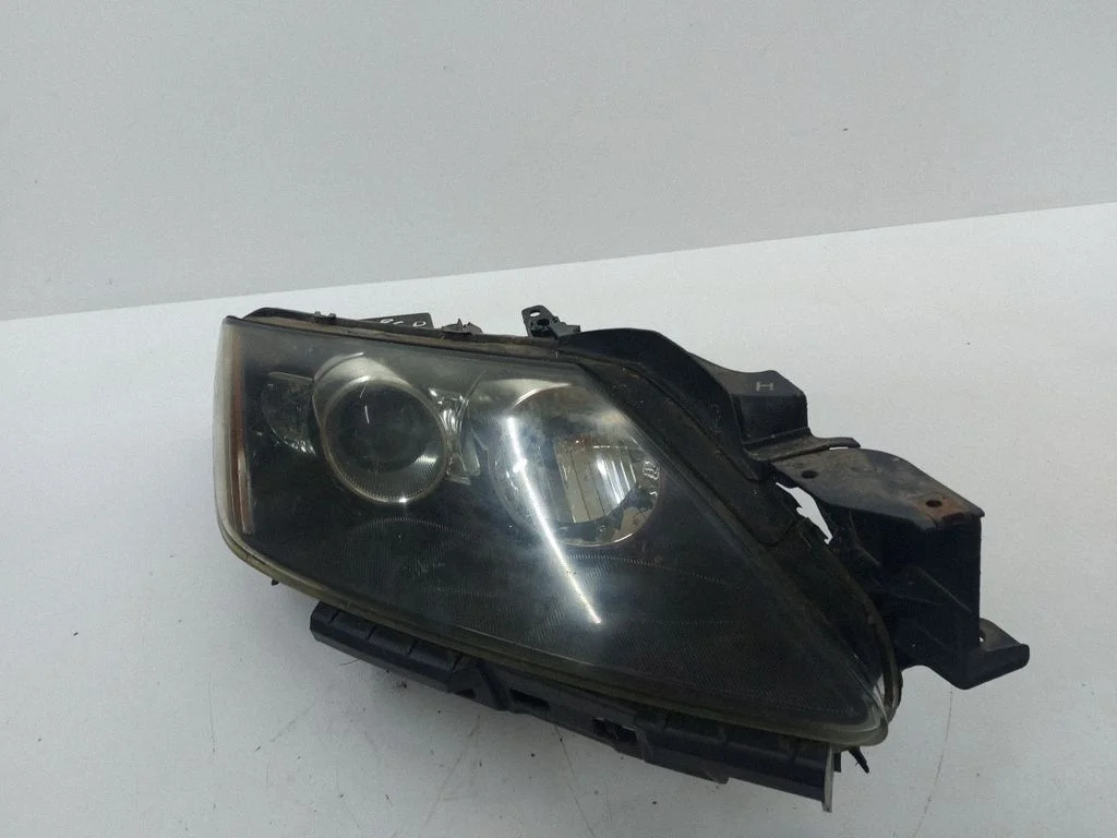 Headlight/headlamp E22151030