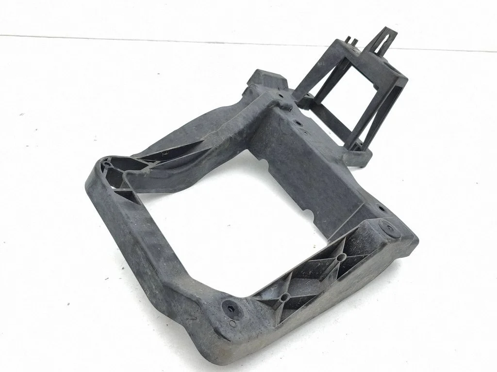 Headlight/headlamp mounting bracket T510010AE