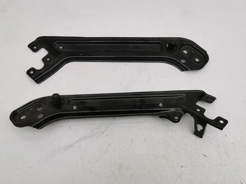 Headlight/headlamp mounting bracket 5E3806929