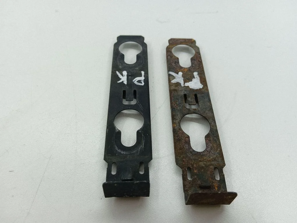 Headlight/headlamp mounting bracket – left