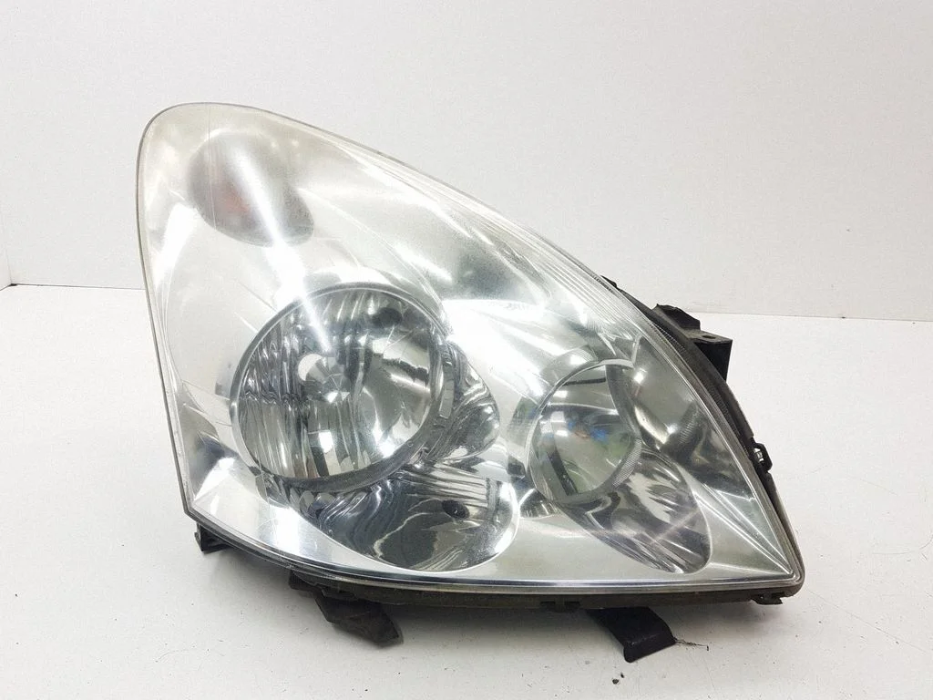 Headlight/headlamp E110683