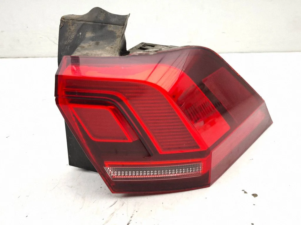 Lampa tylna w błotniku – prawa