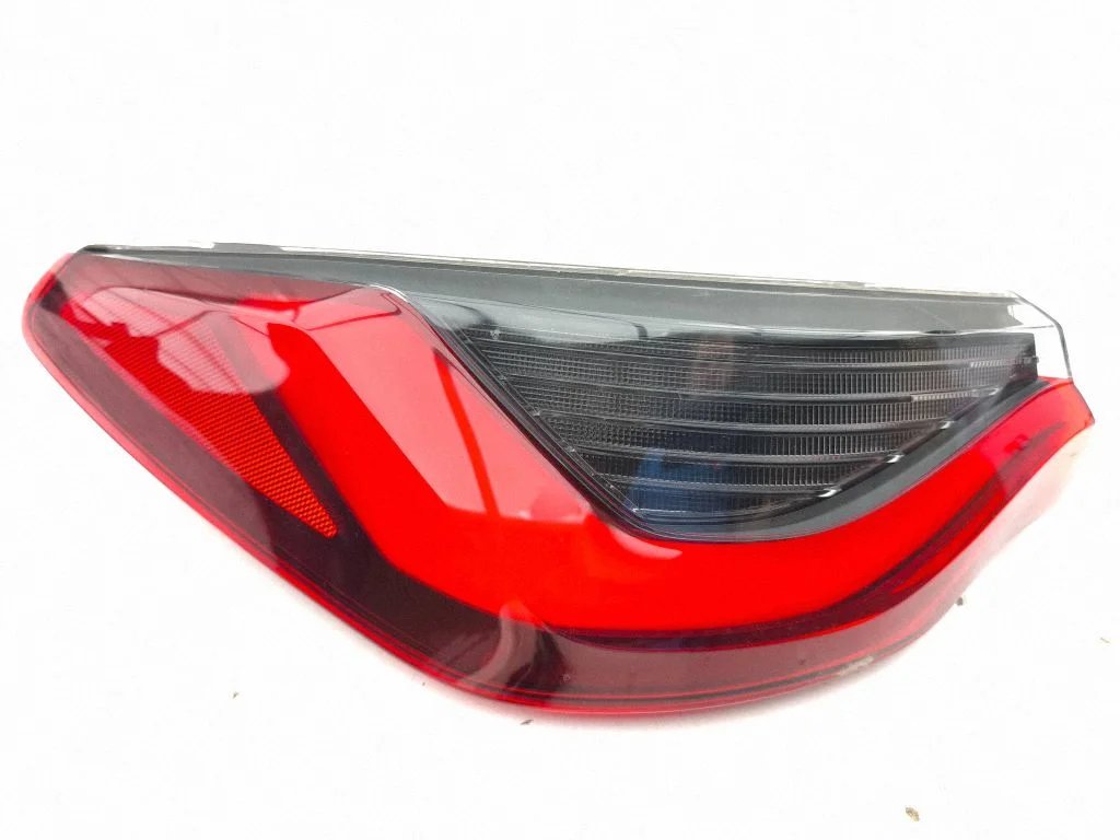 Lampa tylna w błotniku 7477603