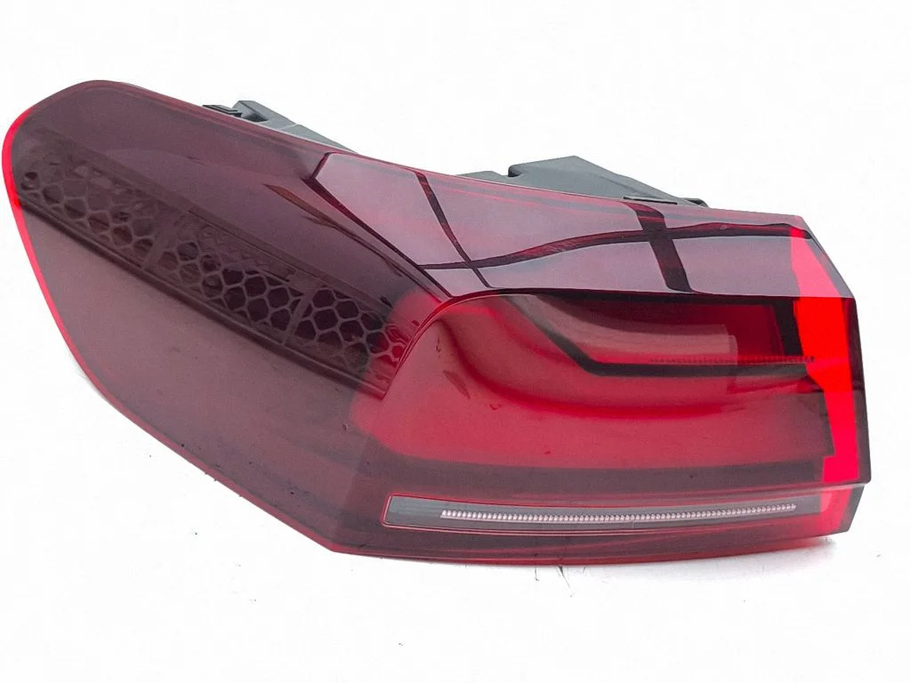 Rear/tail lights F03815000G
