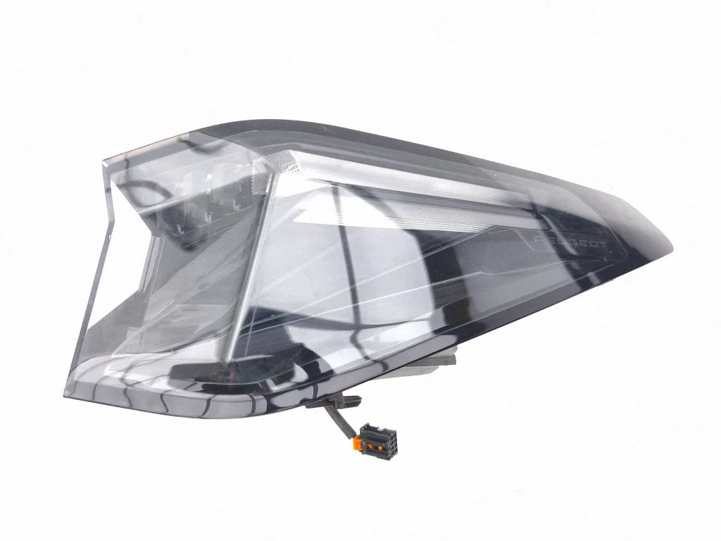 Lampa tylna w błotniku 9842102380