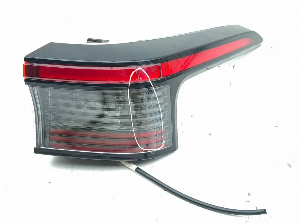 Lampa tylna w błotniku – prawa