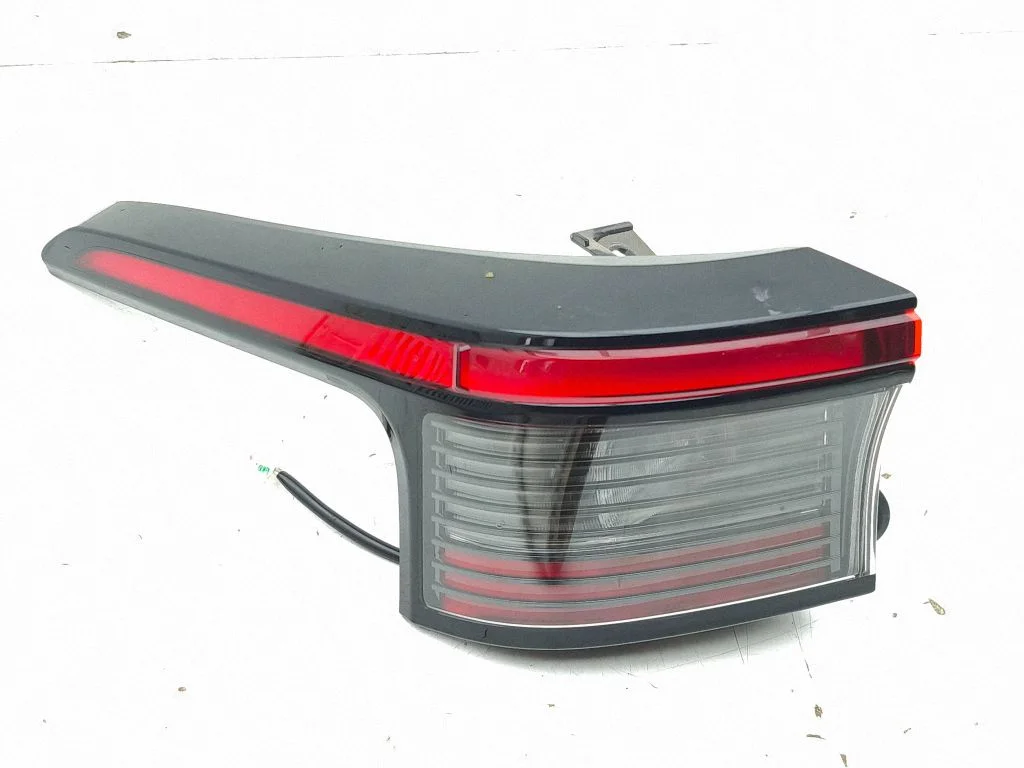 Lampa tylna w błotniku – lewa