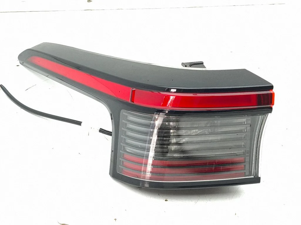 Rear/tail lights – left