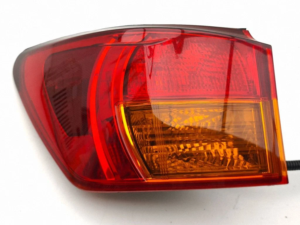 Rear/tail lights – left