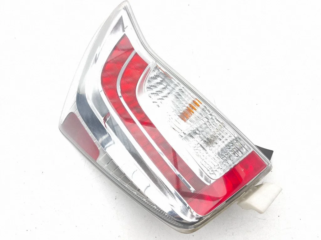 Rear/tail lights – left
