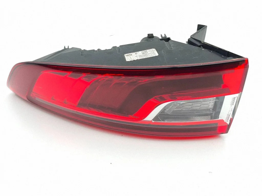 Rear/tail lights 265501150R