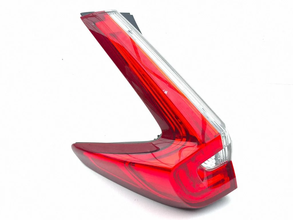 Rear/tail lights – left
