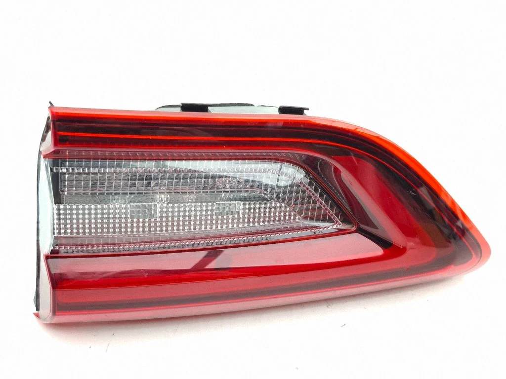 Rear/tail lights PV4B13A602AD