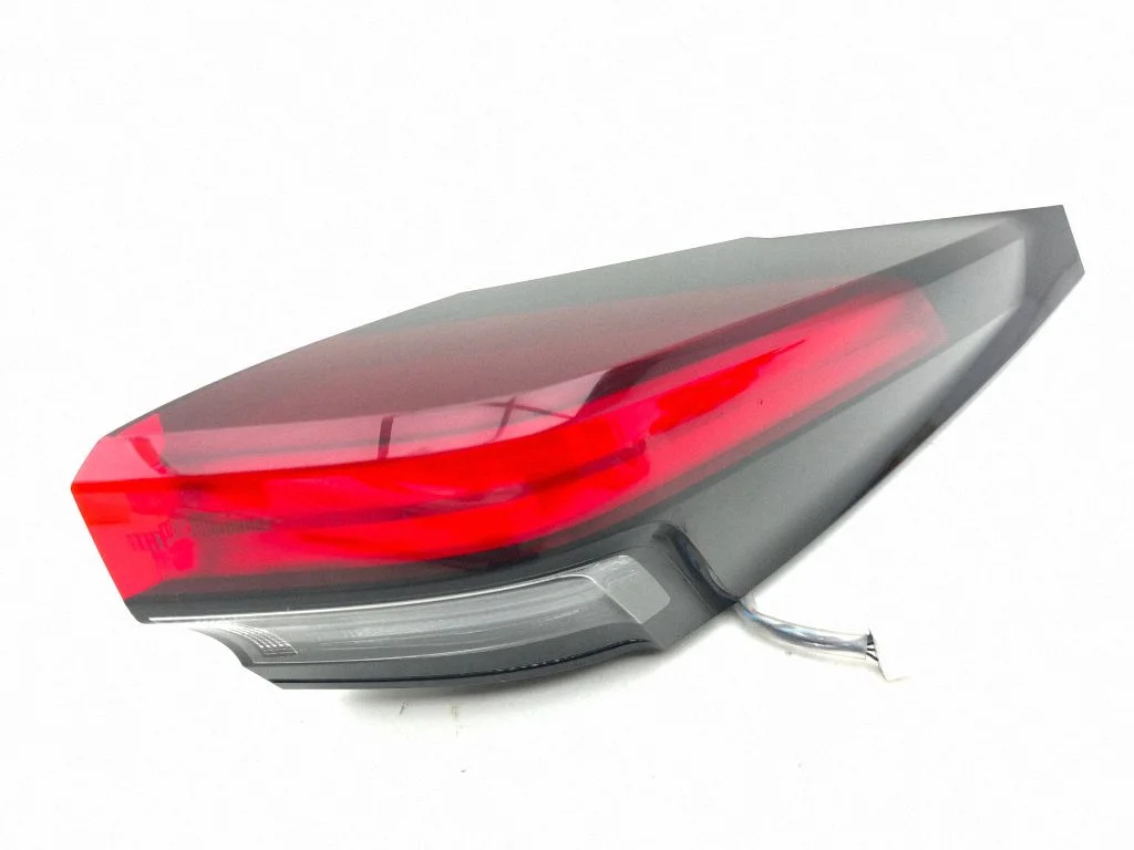 Lampa tylna w błotniku 81550F4200