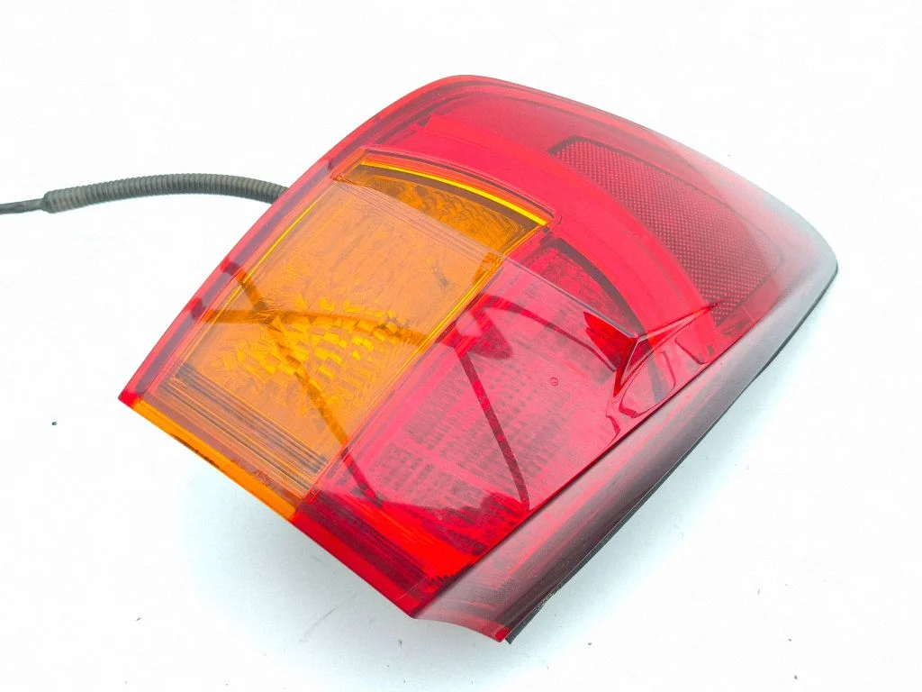 Rear/tail lights – centre